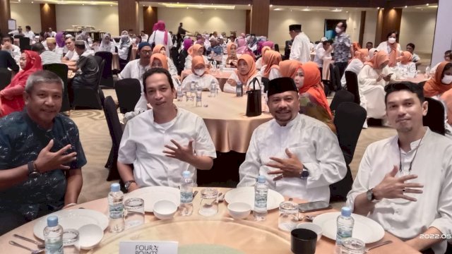 Keluarga Besar (KBA) Alumni SMPN 5 Makassar menggelar Halal Bihalal di Hotel Furt Point, by Sheraton, Makassar, Jumat (6/5/2022).