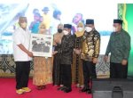Bupati Gorontalo Apresiasi 10 Tahun Kepemimpinan Rusli Habibie dan Idris Rahim 