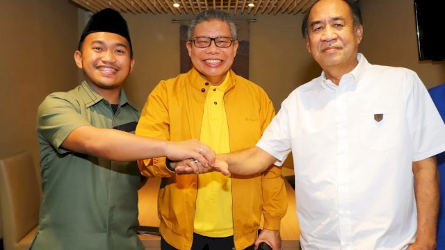 Ketua DPW PPP Sulsel Imam Fauzan (kiri), Ketua Golkar Sulsel Taufan Pawe (tengah) dan Ketua PAN Sulsel Ashabul Kahfi bertemu menindaklanjuti koalisi tiga partai. (Foto: Golkar Sulsel)