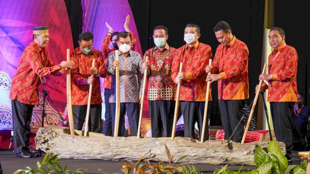Pembukaan Pertemuan Saudagar Bugis Makassar XXII di Claro Hotel Makassar, Sabtu (14/5/2022). (Foto: Abatanews/Azwar)
