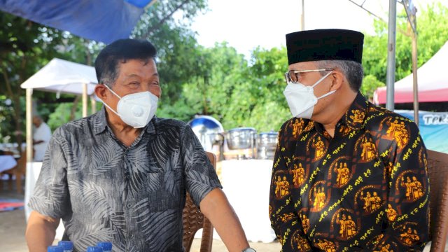 Taufan Pawe dan Aksa Mahmud. (Foto: Abatanews/Wahyuddin)