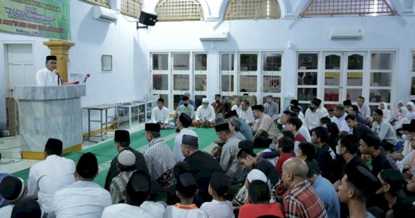 Wisuda Santri Masjid Nur Al-Aqsa, Wali Kota Danny Juga Serahkan Beasiswa