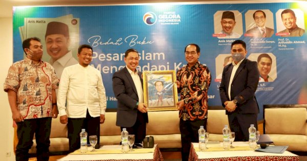 Partai Gelora Sulsel Gelar Bedah Buku &#8220;Pesan Islam Menghadapi Krisis&#8221;, Rektor Unhas Bilang Begini