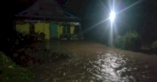 Puluhan Rumah Terendam Banjir di Luwu, Gubernur Sulsel Kirim Bantuan Logistik