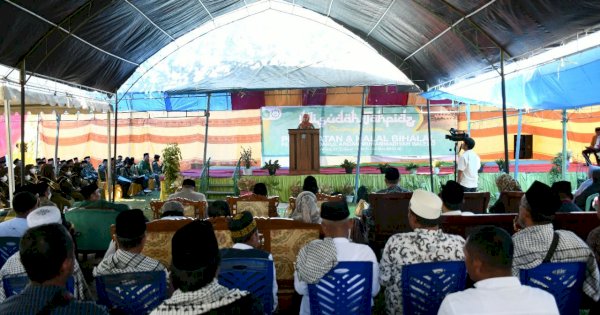 Bupati Indah Hadiri Wisuda Tahfidz Ponpes Darul Arqam Muhammadiyah Balebo