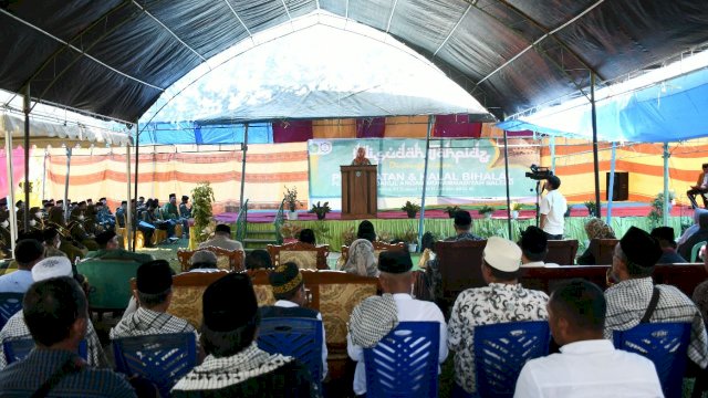 Pondok Pesantren (Ponpes) Darul Arqam Muhammadiyah Balebo, Kabupaten Luwu Utara menggelar Wisuda Tahfidz (22/05/2022) yang dihadiri Bupati Luwu Utara Indah Putri Indriani. (Foto: ABATANEWS/Imam) 