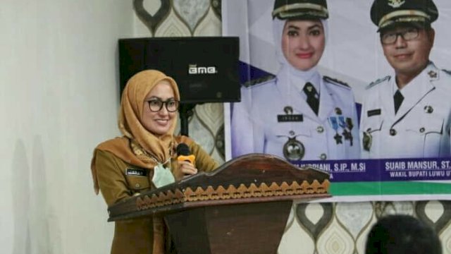 Dinas Penanaman Modal dan Pelayanan Terpadu Satu Pintu (DPMPTSP) Kabupaten Luwu Utara menggelar Bimbingan Teknis (Bimtek) Perizinan Berusaha Berbasis Risiko (OSS RBA), Selasa (24/5/2022) yang dihadiri Bupati Luwu Utara Indah Putri Indriani. (Foto: ABATANEWS/Imam) 