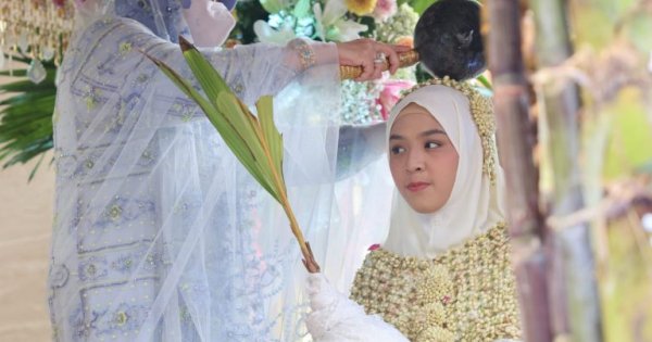 Acara Siraman dan Mappacci Putri Sulung Wali Kota Danny