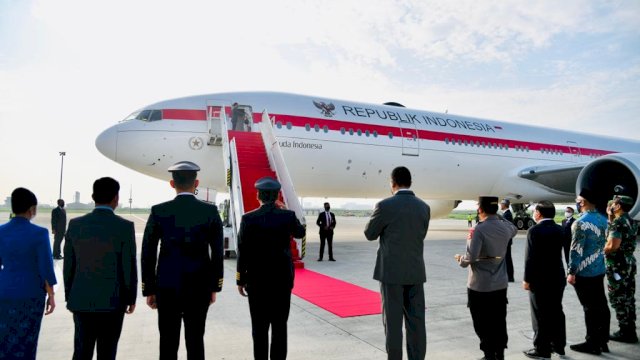 Presiden RI Joko Widodo (Jokowi) beserta Ibu Iriana Joko Widodo bertolak menuju Washington DC, Amerika Serikat (AS), pada Selasa (10/05/2022). (Foto: BMI Setpres) 