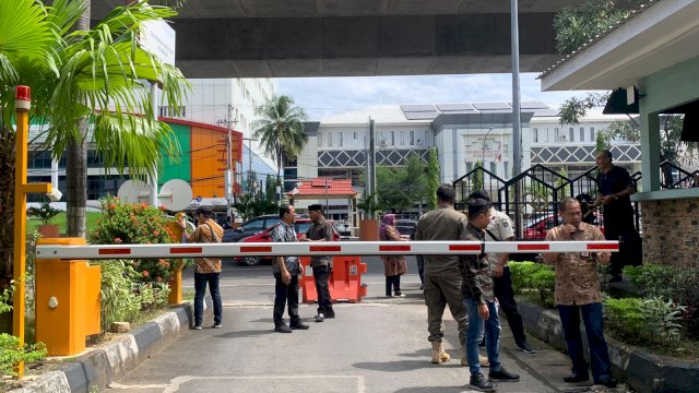 Security system diterapkan di Kantor DPRD Kota Makassar.