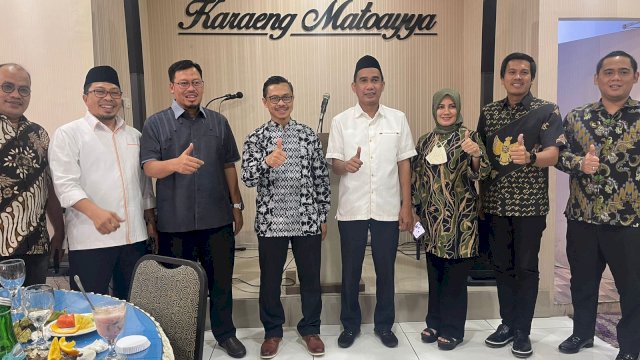 Imam Masjid Islamic Center of New York, Muhammad Shamsi Ali melakukan silaturahmi dengan Ketua DPRD Kota Makassar, Rudianto Lallo di Baruga Karaeng Matoya, Rumah Jabatan Ketua DPRD di Jalan Letjen Hertasning, Makassar, Rabu (22/6/2022)