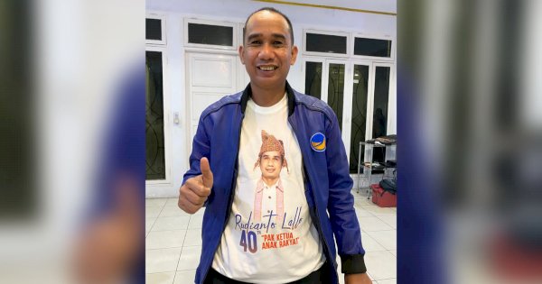 Ultah ke-40, Rudianto Lallo Pakai Baju Toraja Bertuliskan “Pak Ketua Anak Rakyat”