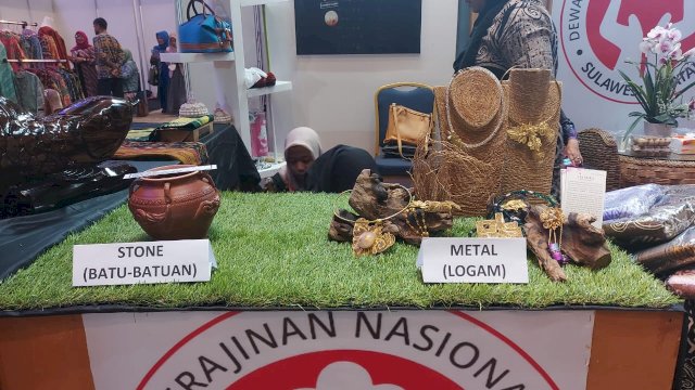 DEKRANASDA Sulsel menggelar Pameran Sulsel Craft Show 2022 di Hotel Four Points By Sheraton Makassar. (Foto: ABATANEWS/Imam)