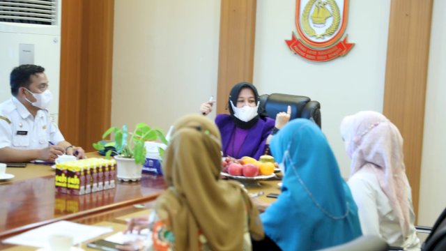 Wakil Wali Kota Makassar, Fatmawati Rusdi, dalam rapat bersama tim satgas percepatan penurunan stunting dari Provinsi Sulsel, Rabu (8/6/2022).