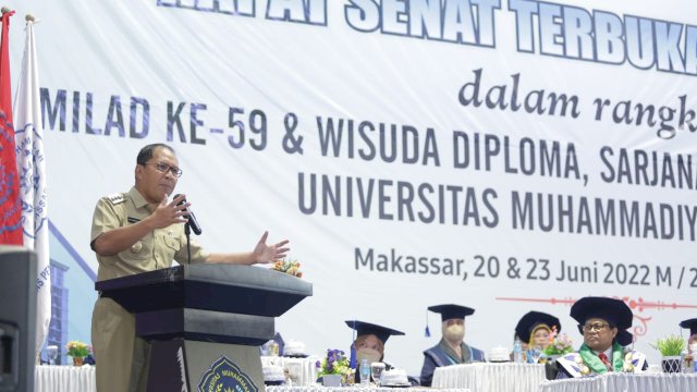 Wali Kota Makassar, Moh Ramdhan Pomanto saat menghadiri milad ke-59 dan wisuda diploma sarjana dan pascasarjana ke-76 Universitas Muhammadiyah (Unismuh) Makassar, Senin (20/6/2022). (foto: Pemkot Makassar)