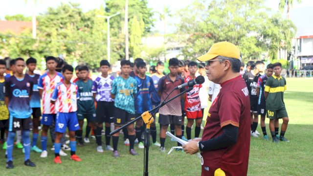 Wali Kota Parepare, Taufan Pawe (TP) saat menghadiri pembukaan Seleksi Akademi PSM Makassar yang digelar di Alun-alun Lapangan, Senin, 20 Juni 2022. (foto: Ist)