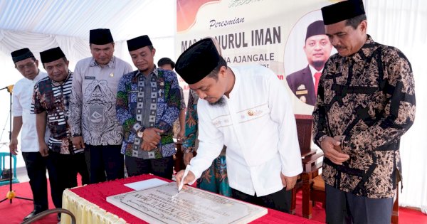 Gubernur Sulsel Resmikan Masjid Iman Bone, Dapat Hibah Rp400 Juta