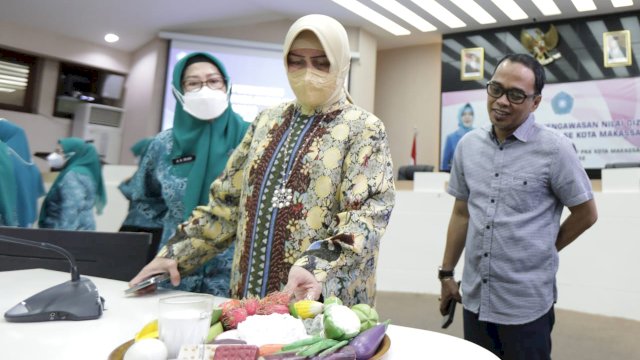 Ketua PKK Makassar, Indira Jusuf Ismail saat menghadiri pelatihan Pengawasan Nilai Gizi Pada Kader PKK se-Makassar di ruang Siapakatau, kantor Balaikota, Jumat (24/06/2022). (foto: Pemkot Makassar)