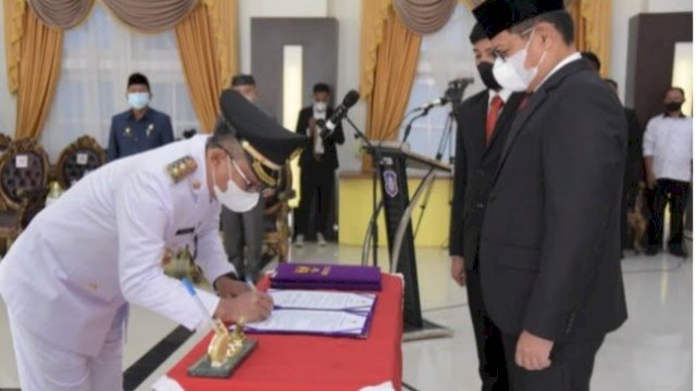 Penjabat Gubernur Gorontalo Hamka Hendra Noer melantik Thariq Modanggu sebagai Bupati Gorontalo Utara sisa masa jabatan 2018 – 2023. Pelantikan berlangsung di Aula Rumah Jabatan Gubernur, pada Senin (27/6/2022).