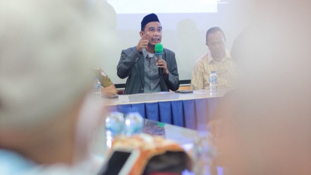 Rapat koordinasi DPKM, Dinas Pendidikan Makassar dan seluruh komite sekolah se Kecamatan Pannakukang dan Manggala, di Rumah Makan Ujung Pandang, pada Selasa (28/6/2022). (Foto: ABATANEWS/Wahyuddin)