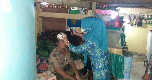 Pemprov Sulsel Salurkan Bantuan kepada Korban Angin Puting Beliung di Bone