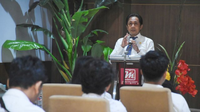 Anggota DPRD Kota Makassar, Mesakh Raymond Rantepadang menggelar sosialisasi peraturan daerah (perda) nomor 2 Tahun 2016 tentang Tanggung Jawab Sosial dan Lingkungan Perusahaan (TSLP), di Hotel Grand Maleo (12/6/2022). (Foto: ABATANEWS/Imam) 