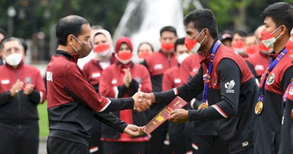 Ada Atlet Makassar, Presiden Jokowi Serahkan Bonus Rp162,5 M ke Atlet SEA Games