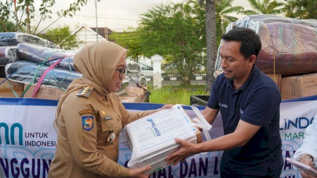 PT Pelindo Jasa Maritim, Subholding PT Pelabuhan Indonesia (Persero) atau Pelindo Group melakukan distribusi langsung bantuan kemanusiaan dalam bentuk natura untuk korban bencana alam gempa bumi dengan maqnitudo 5,8 yang mengguncang Kabupaten Mamuju Provinsi Sulawesi Barat pekan lalu. (Foto: ABATANEWS/Azwar) 