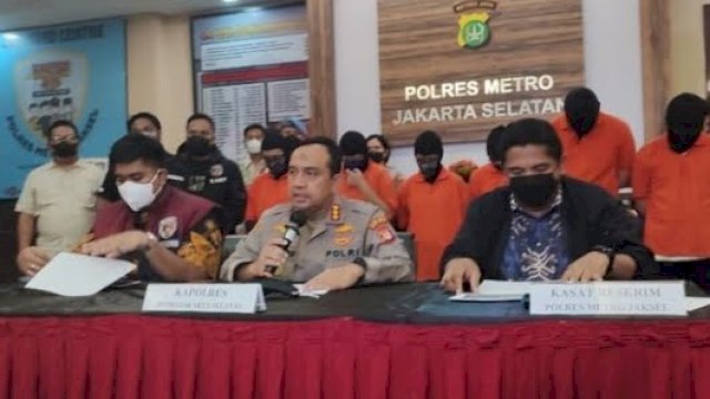 Polres Metro Jakarta Selatan menetapkan 6 orang tersangka soal kasus promosi minuman keras (Miras) Holywings. (foto: Kompas.con)