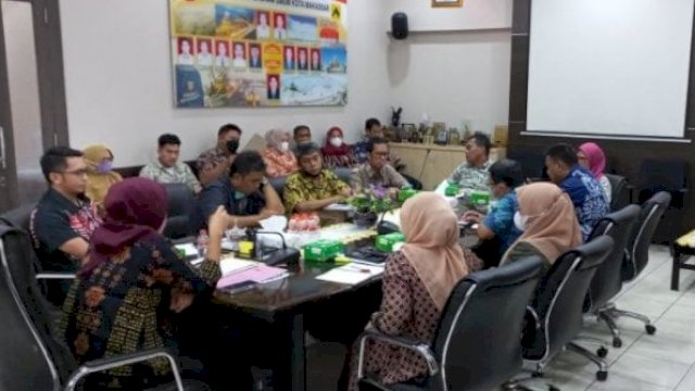 Rapat monitoring evaluasi digelar Bappeda Makassar terhadap Dinas PU. (foto: Dok)