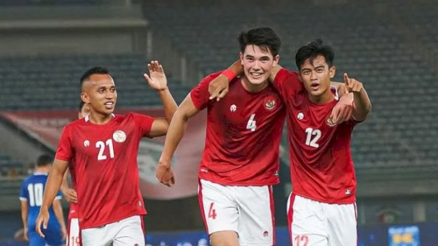 Selebrasi pemain Timnas Indonesia usai Elkan Banggot mencetak gol ke gawang Timnas Nepal di Kualifikasi Piala Asia 2023. (foto: PSSI) 