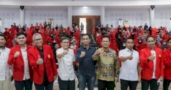 Kepala Bappeda Makassar Didapuk Jadi Narasumber di Seminar Nasional BEM Unhas