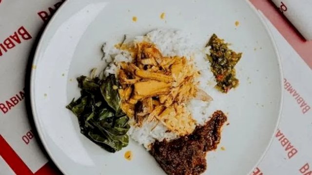 Nasi Padang Babi ambo. (Foto: Instagram/GrabFoodMerch) 