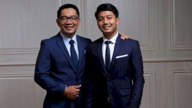 Ridwan Kamil bersama putra sulungnya Emmeril Khan. (Foto: Instagram @emmerilkahn) 