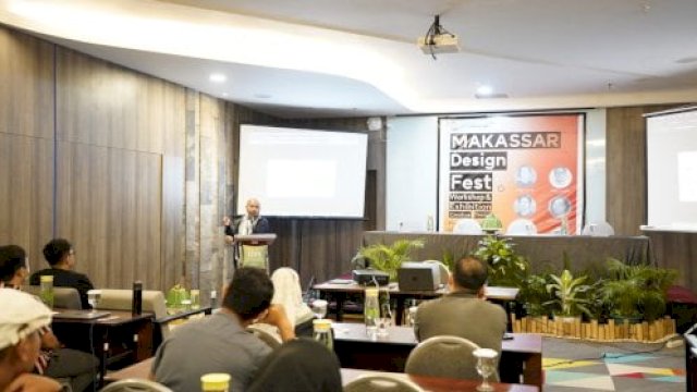 Workshop Makassar Desain Festival resmi diselenggarakan di Hotel Ibis, Makassar, pada Jumat (15/7/2022). Kegiatan yang digelar oleh Bidang Ekonomi Kreatif Dinas Pariwisata Kota Makassar ini akan berlangsung hingga Ahad (17/7/2022). (Foto: ABATANEWS/Azwar) 