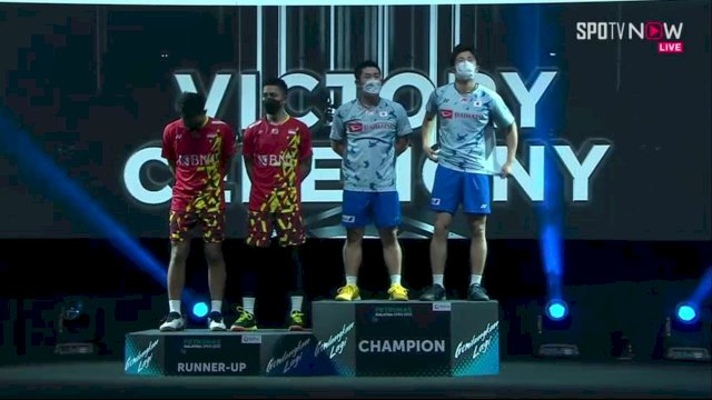 Ganda putra Fajar Alfian/Muh Rian Ardianto menjadi runner-up pada ajang Malaysia Open 2022, pada Ahad (3/7/2022). Fajar/Rian dikalahkan pasangan asal Jepang, Takuro Hoki/Yugo Kobayashi lewat pertarungan 3 game. (Tangkapan layar SPOTV) 