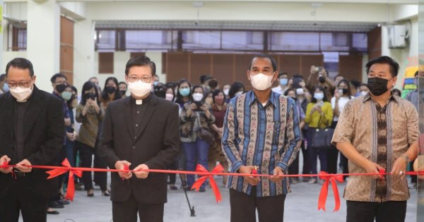 Ketua DPRD Rudianto Lallo Resmikan Gedung Lamputang GKY Makassar