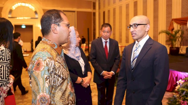 Wali Kota Makassar, Moh. Ramdhan ‘Danny’ Pomanto menghadiri agenda Farewell Reception Duta Besar Singapura, Mr. Anil Kumar Nayar, di Shangri-La Hotel Grand Ballroom, Kamis (30/6/2022) malam. (foto: Pemkot Makassar)