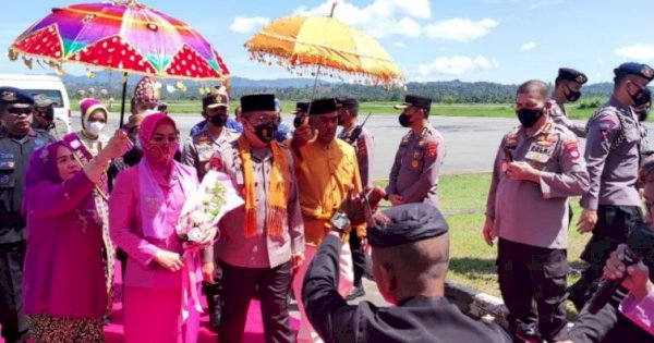 Sambut Kapolda Baru, Pemprov Gorontalo Upacara Adat Mopotilolo