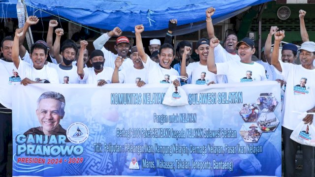 Komunitas Nelayan Sulawesi Selatan (Sulsel) memberikan dukungan penuh untuk Ganjar Pranowo untuk maju menjadi calon Presiden RI pada Pemilu 2024 mendatang. (foto: Ist)