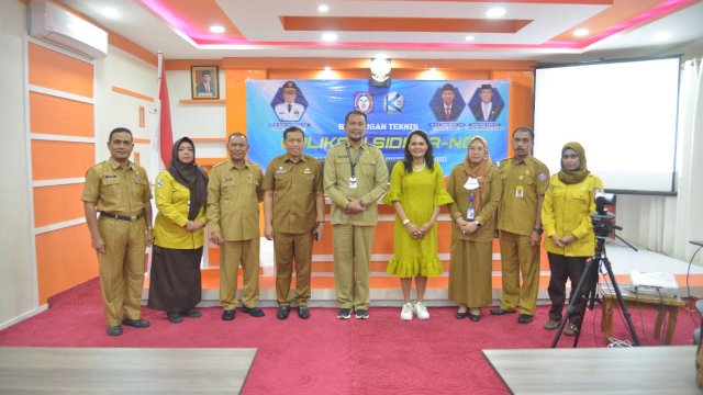 Diskominfotik Provinsi Gorontalo menggelar bimtek Aplikasi SIDEKA-NG di Aula Hotel Golden Amalia, Kabupaten Boalemo, Senin (4/7/2022). (foto: Abatanews)