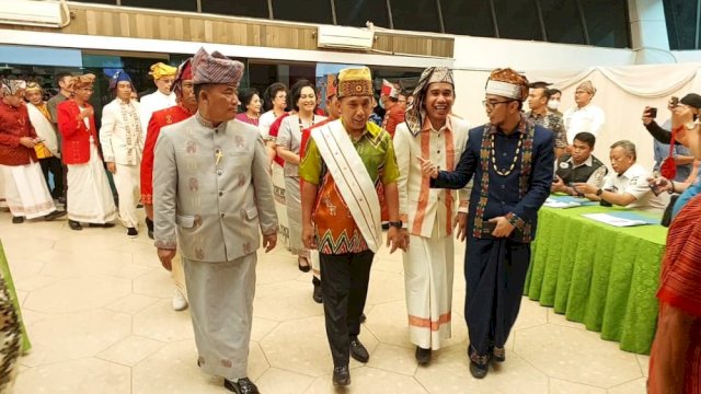 Ketua DPRD Makassar Rudianto Lallo hadiri pelantikan pengurus Perhimpunan Masyarakat Toraja Indonesia (PMTI) wilayah Sulsel, di Gedung Manunggal, Rabu (6/7/2022). (Foto: Humas DPRD Makassar)