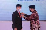 Bupati Syamsari Diganjar Penghargaan Nasional Tertinggi dari BKKBN