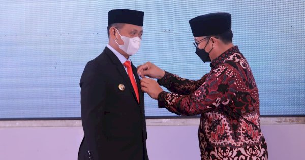 Bupati Syamsari Diganjar Penghargaan Nasional Tertinggi dari BKKBN