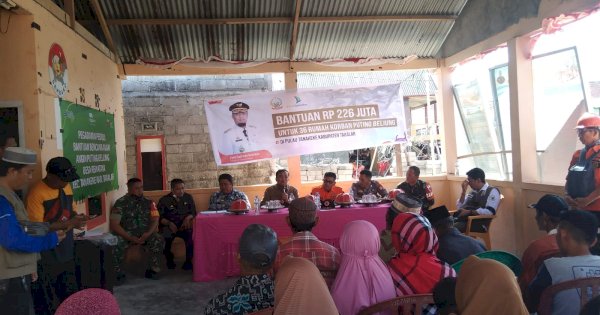 Rp226 Juta CSR Bank Sulselbar untuk 36 Rumah Korban Puting Beliung