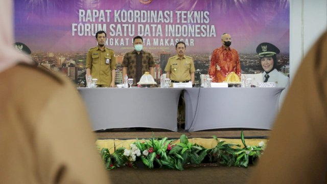 Badan Perencanaan Pembangunan, Penelitian dan Pengembangan Daerah (Bappeda) Kota Makassar, menggelar rapat teknis forum satu data Indonesia di Karebosi Premier Hotel, Selasa (12/7/2022). (foto: Pemkot Makassar)