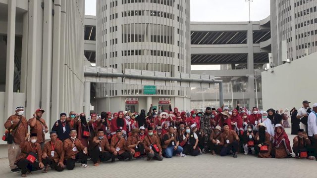 Dokumentasi jemaah Ananda Nurul Haromain beberapa waktu lalu. (foto: Ist)