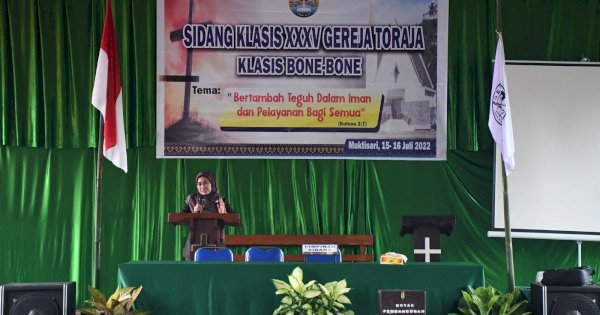 Buka Sidang ke-XXXV Gereja Toraja Jlasis Bone-Bone, Ini Pesan Bupati Indah