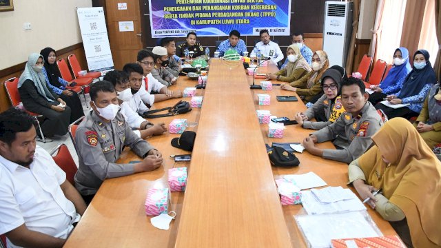 Bupati Luwu Utara Indah Putri Indriani membuka kegiatan strategi koordinasi lintas sektor pencegahan dan penanganan korban kekerasan serta tindak pidana perdagangan orang (TPPO), pada Senin (18/07/2022). 