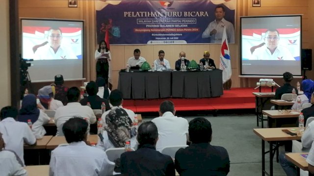 Perindo Sulsel menggelar Pelatihan Juru Bicara, di Hotel Whiz Prime, Makassar, pada Rabu (20/7/2022). (Foto: ABATANEWS/Wahyuddin)